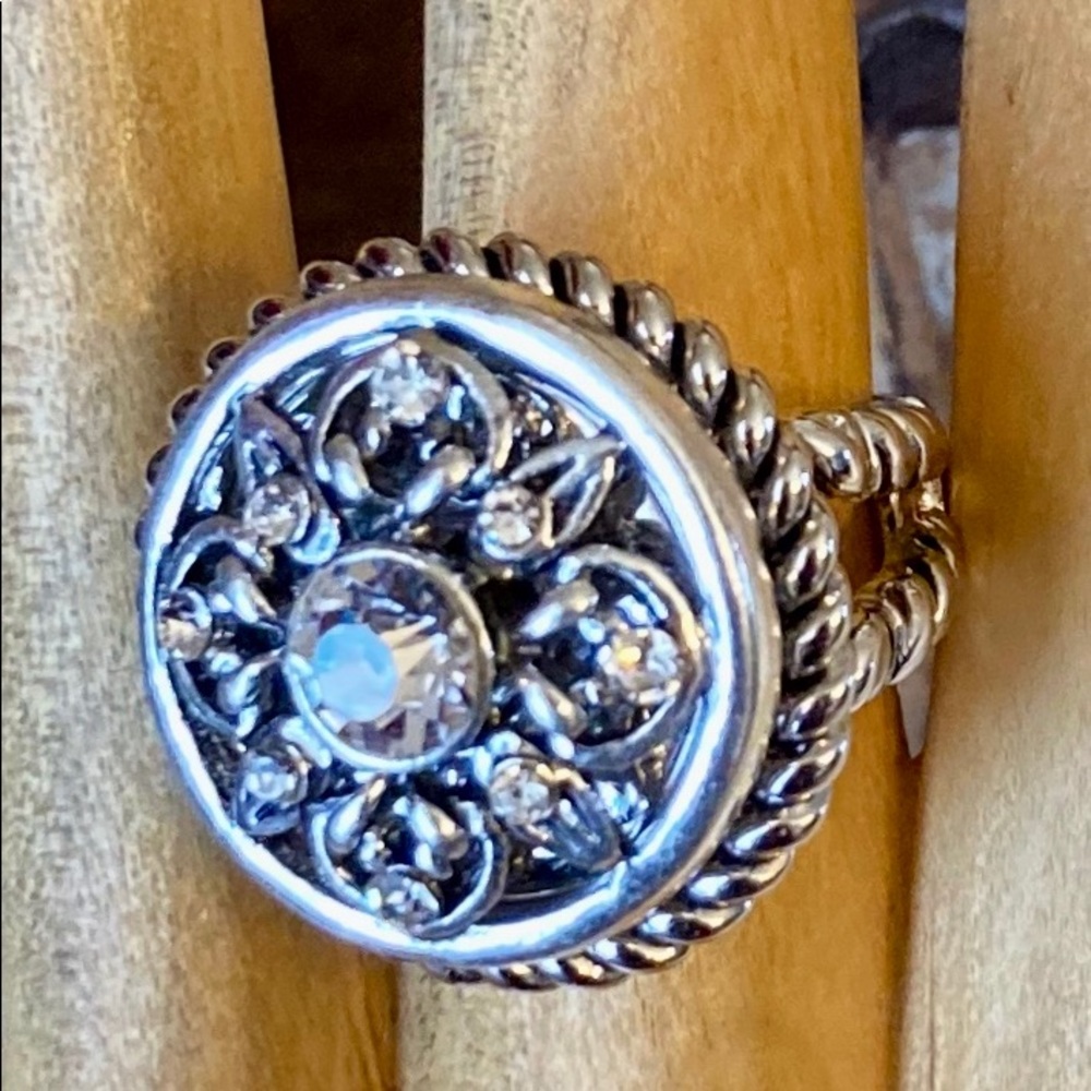 NEW 6 Piece set! Snap on ring with 4 snaps